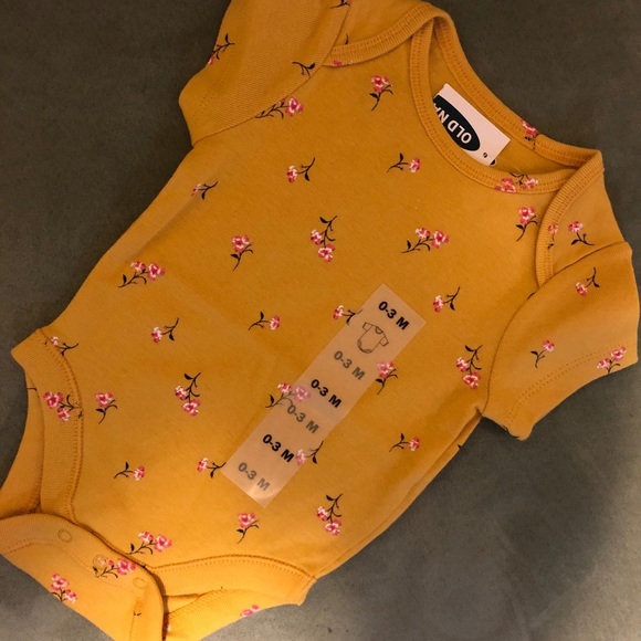 NWT 2xSet Baby Short-Sleeve Floral Print Bodysuit - Picture 2 of 3